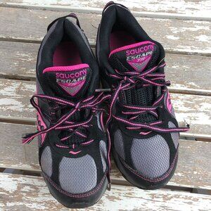 Saucony Womens Escape Trail Running Shoes Gray Pink S15236-1 Size 8.5